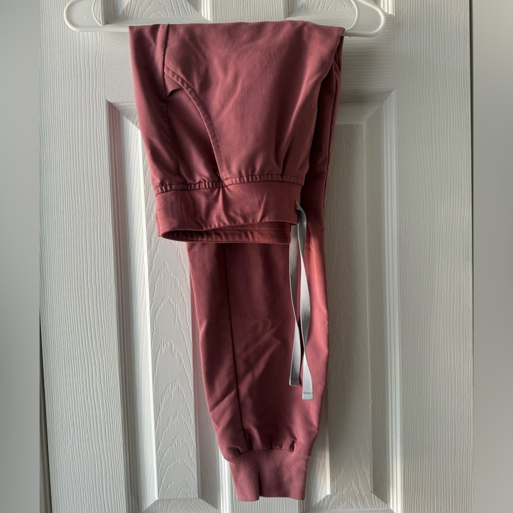 Figs Women's Mauve Zamora - Petite Jogger Scrub Pants